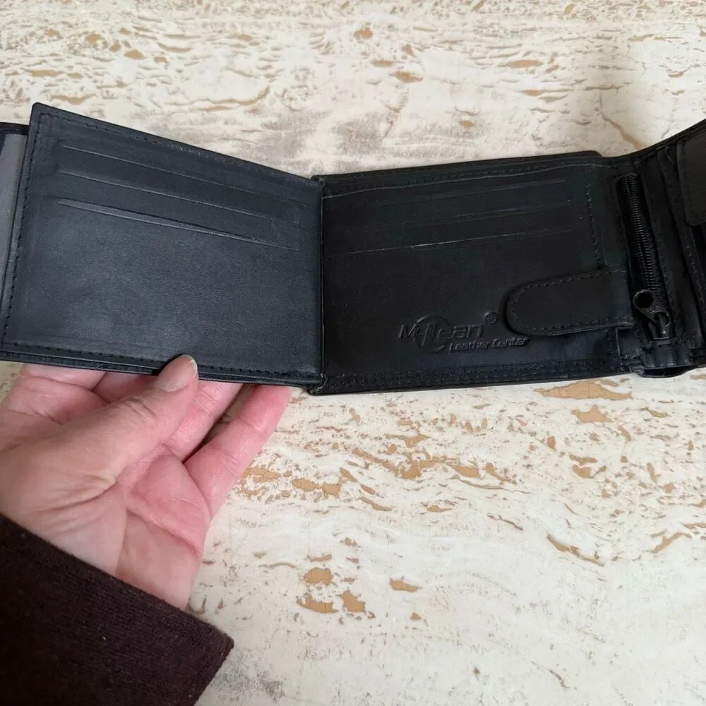 Black leather Men’s bifold wallet Mclean leather center *please read description